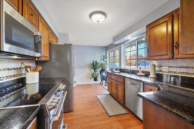 2015 S Early Dawn Dr, Veradale, WA 99037