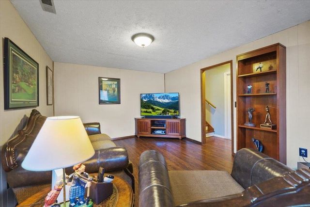 2015 S Early Dawn Dr, Veradale, WA 99037