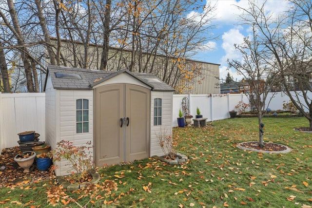 2015 S Early Dawn Dr, Veradale, WA 99037