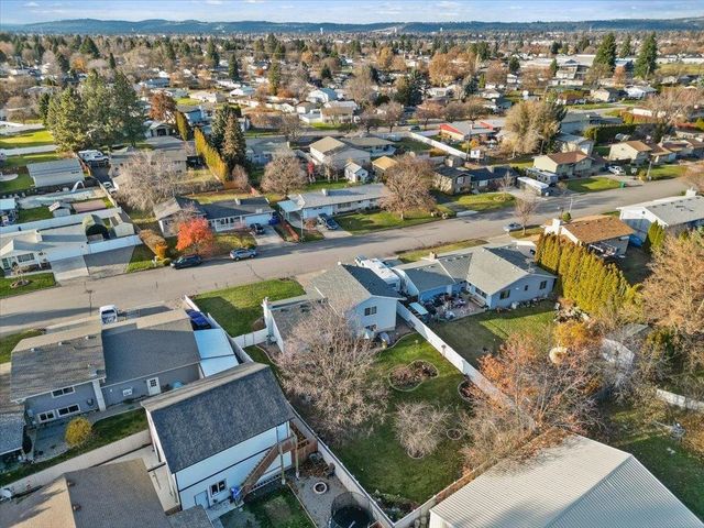 2015 S Early Dawn Dr, Veradale, WA 99037