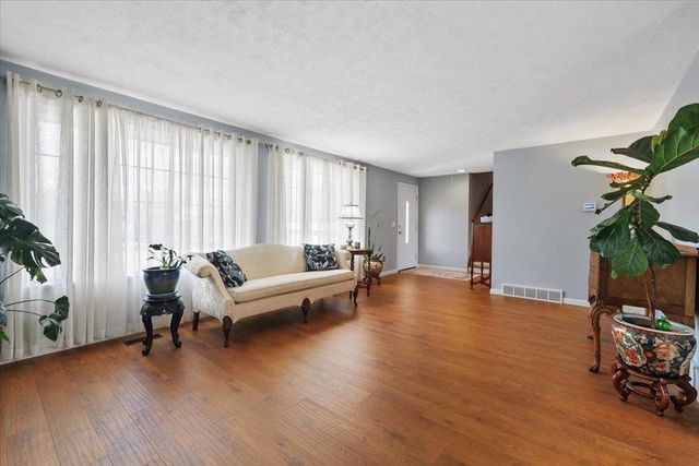 2015 S Early Dawn Dr, Veradale, WA 99037