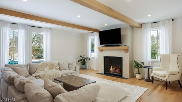 909 Wyandotte Trl, Westfield Town, NJ 07090