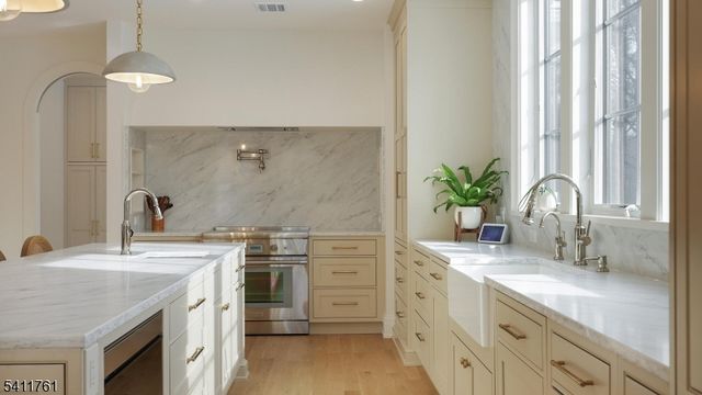 909 Wyandotte Trl, Westfield Town, NJ 07090