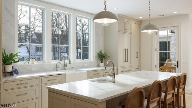 909 Wyandotte Trl, Westfield Town, NJ 07090