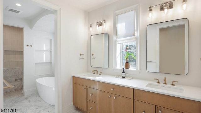 909 Wyandotte Trl, Westfield Town, NJ 07090