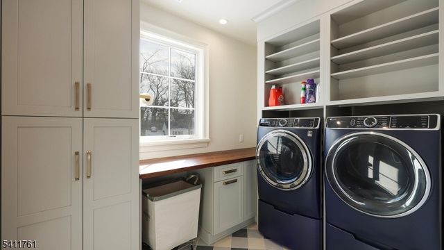 909 Wyandotte Trl, Westfield Town, NJ 07090