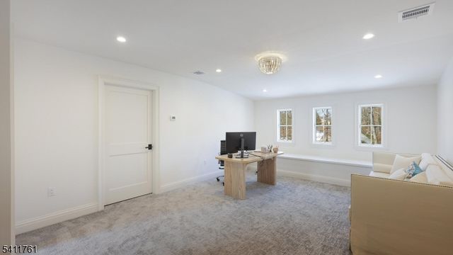 909 Wyandotte Trl, Westfield Town, NJ 07090