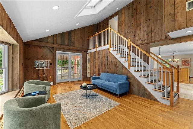 8 Partridge Hill Rd, Southborough, MA 01772