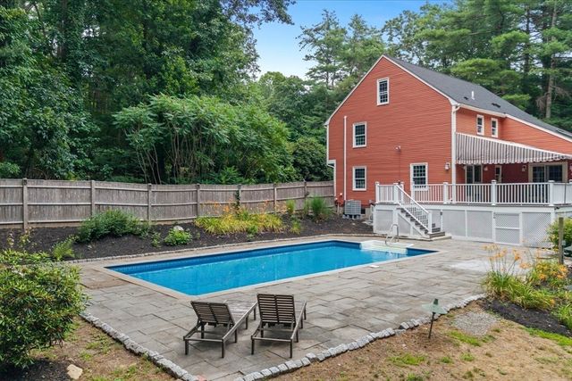 8 Partridge Hill Rd, Southborough, MA 01772