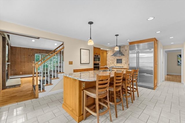 8 Partridge Hill Rd, Southborough, MA 01772