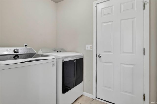 516 Loveland Pass Court, Osceola, IN 46561