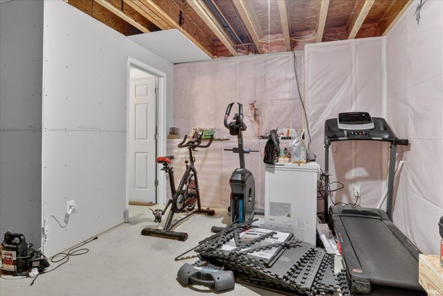 516 Loveland Pass Court, Osceola, IN 46561