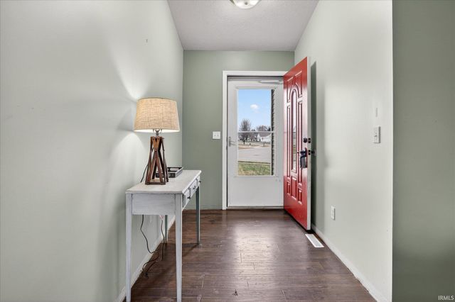 516 Loveland Pass Court, Osceola, IN 46561