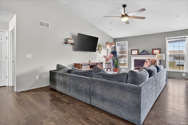 516 Loveland Pass Court, Osceola, IN 46561