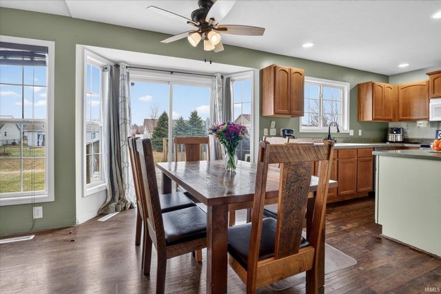 516 Loveland Pass Court, Osceola, IN 46561