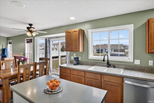 516 Loveland Pass Court, Osceola, IN 46561