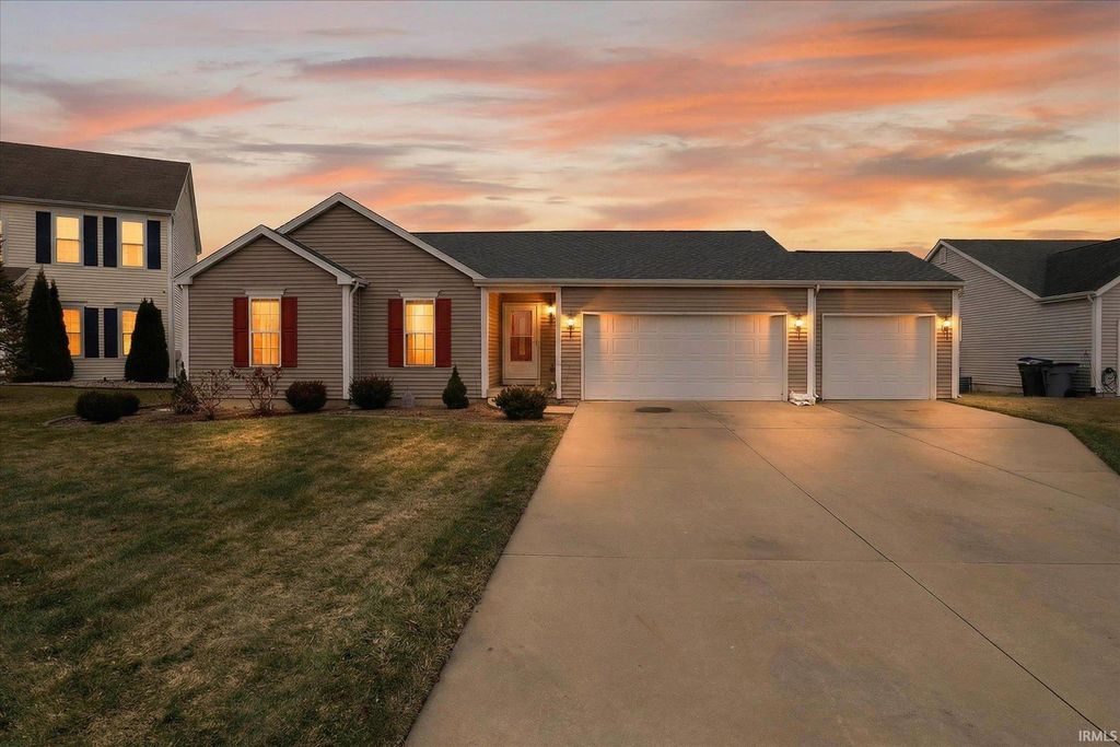 516 Loveland Pass Court, Osceola, IN 46561