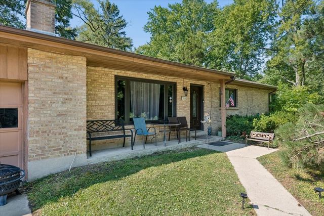 1704 Park Avenue W, Highland Park, IL 60035