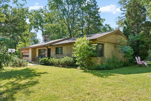 1704 Park Avenue W, Highland Park, IL 60035