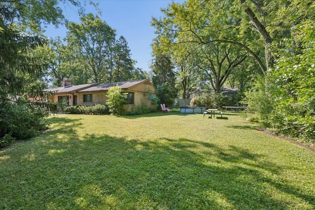 1704 Park Avenue W, Highland Park, IL 60035