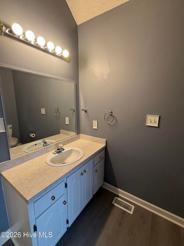 102 N Woodridge Drive, Pikeville, NC 27863