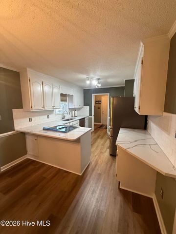 102 N Woodridge Drive, Pikeville, NC 27863