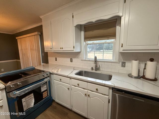 102 N Woodridge Drive, Pikeville, NC 27863