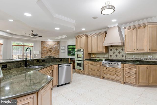 5200 TRUNNION TRL, Woodbridge, VA 22192