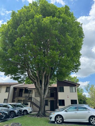 143 S Laurel Drive 604, Margate, FL 33063