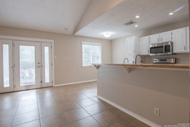 7122 Ranch Hill Dr, San Antonio, TX 78250