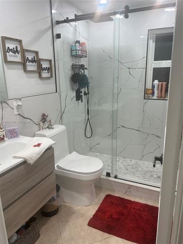 1461 E 9th Ct, Hialeah, FL 33010