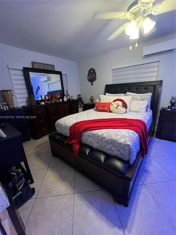 1461 E 9th Ct, Hialeah, FL 33010