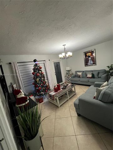 1461 E 9th Ct, Hialeah, FL 33010