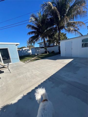 1461 E 9th Ct, Hialeah, FL 33010