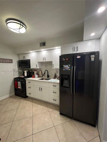 1461 E 9th Ct, Hialeah, FL 33010