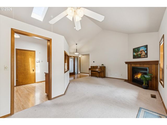 12840 Sw BARBERRY Dr, Beaverton, OR 97008