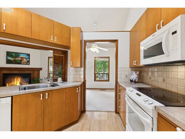 12840 Sw BARBERRY Dr, Beaverton, OR 97008