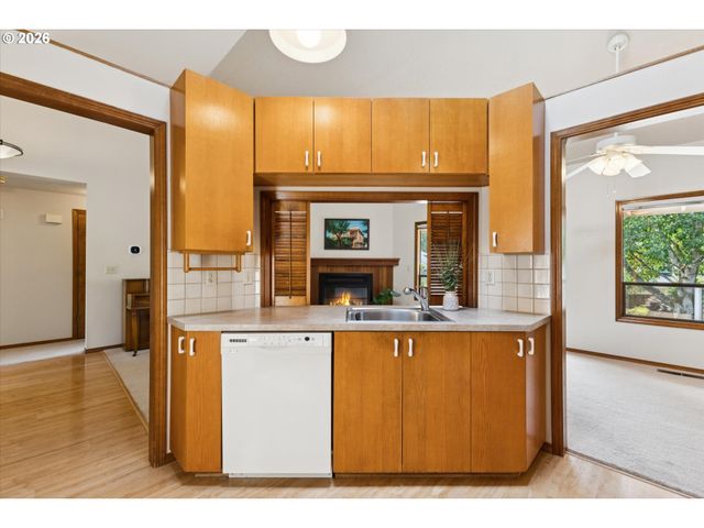 12840 Sw BARBERRY Dr, Beaverton, OR 97008