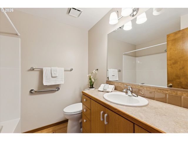 12840 Sw BARBERRY Dr, Beaverton, OR 97008