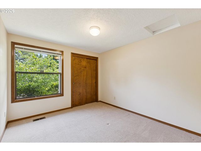 12840 Sw BARBERRY Dr, Beaverton, OR 97008