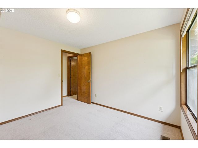 12840 Sw BARBERRY Dr, Beaverton, OR 97008