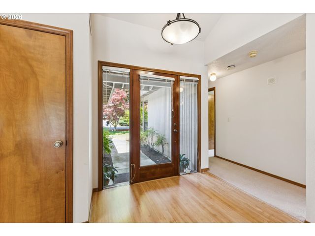 12840 Sw BARBERRY Dr, Beaverton, OR 97008