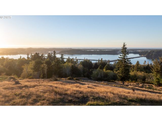 Fiddleback Rd 3717, North Bend, OR 97459