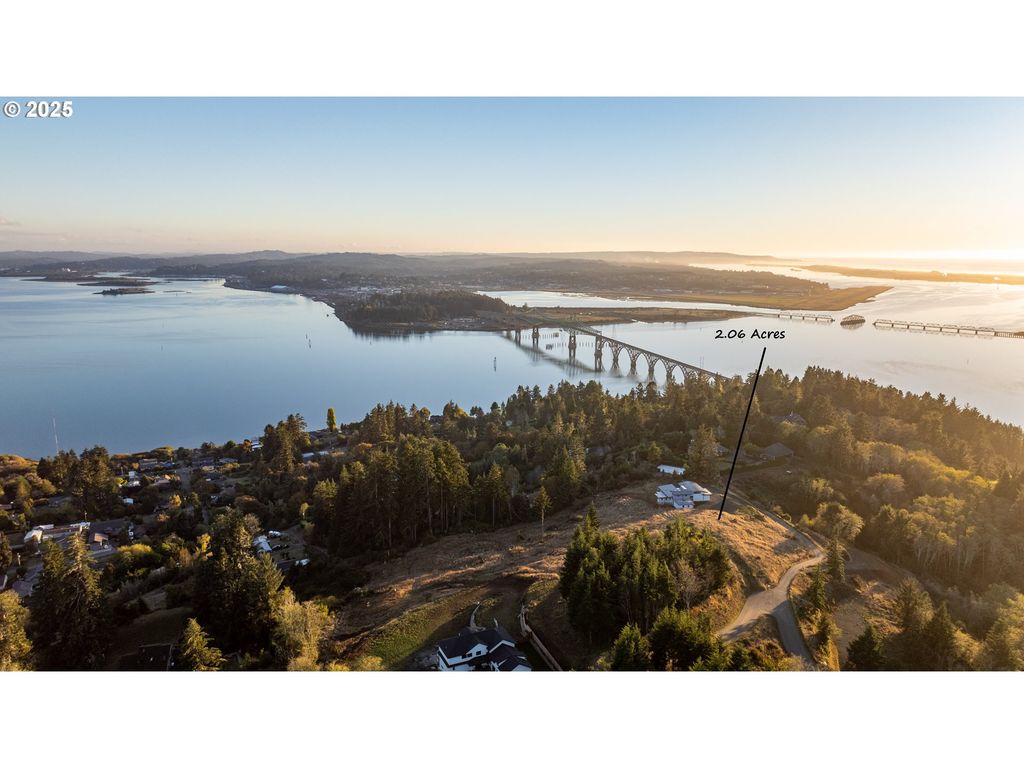 Fiddleback Rd 3717, North Bend, OR 97459