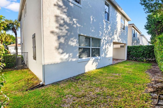 3637 Whispering Cypress Lane, Boynton Beach, FL 33435