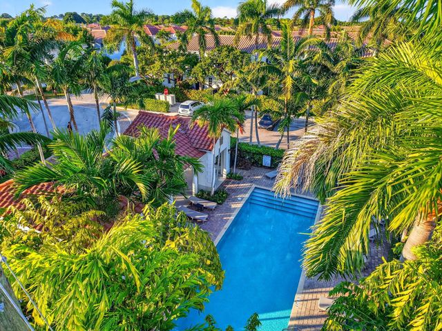 3637 Whispering Cypress Lane, Boynton Beach, FL 33435