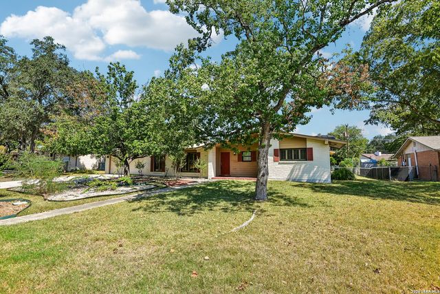 8714 MIDCROWN DR, Windcrest, TX 78239