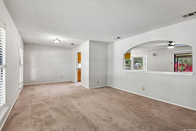 8714 MIDCROWN DR, Windcrest, TX 78239