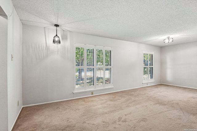 8714 MIDCROWN DR, Windcrest, TX 78239