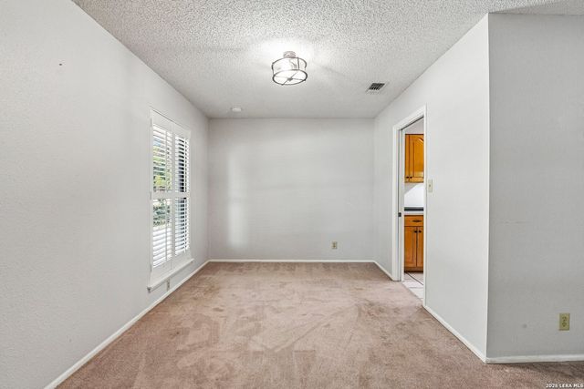 8714 MIDCROWN DR, Windcrest, TX 78239
